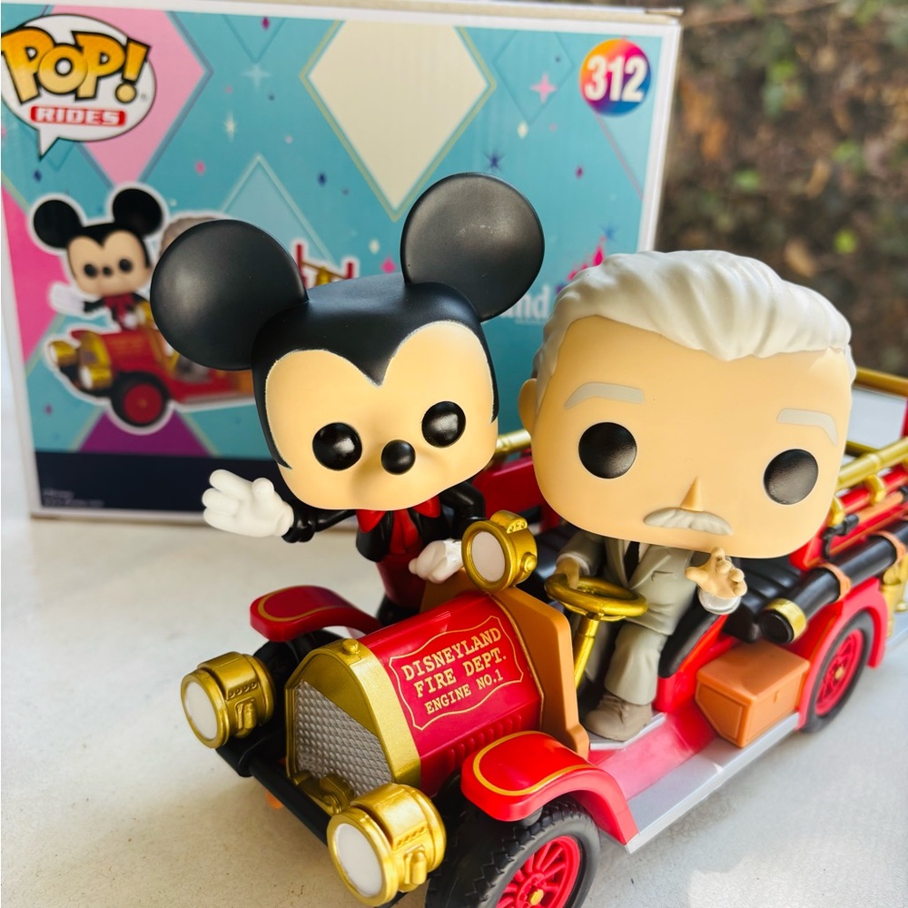 Disney Park Exclusive Funko Pop! Walt Disney & Mickey In Fire Engine #312